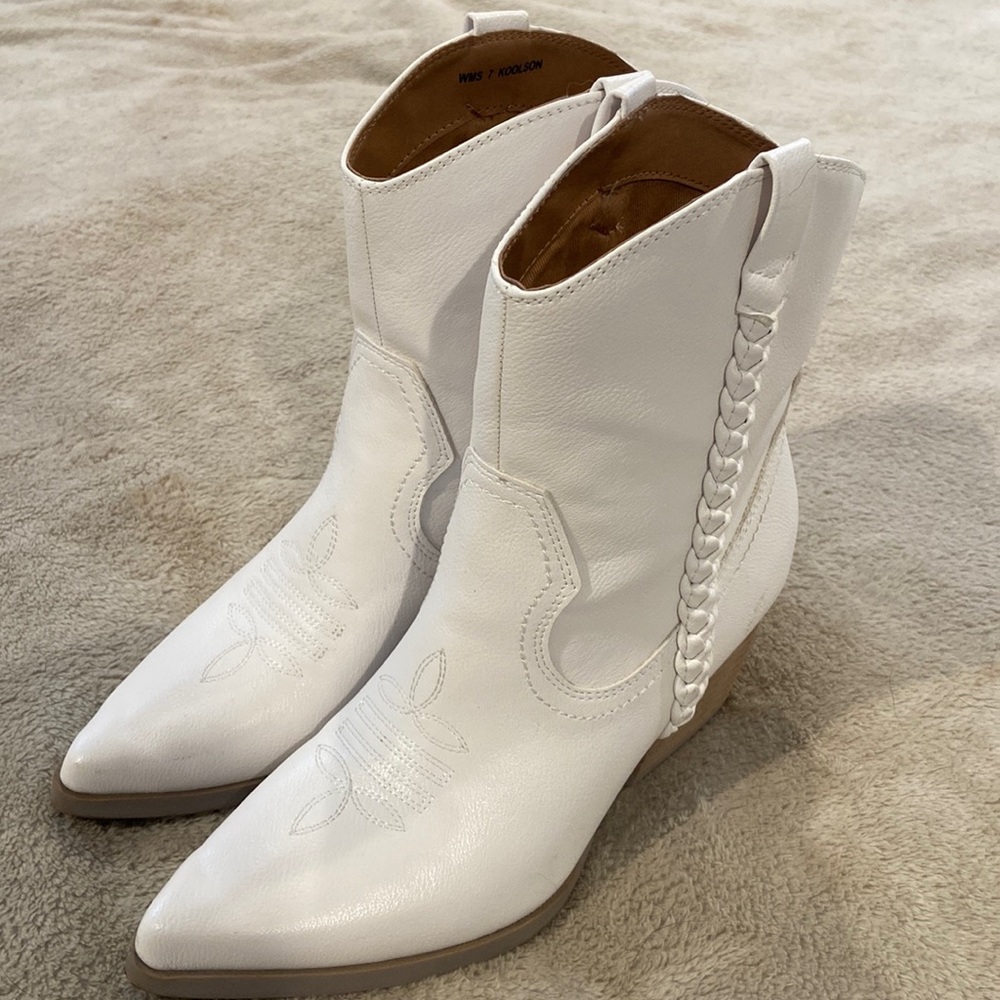 Dolce Vita Kilter Western Ankle Boot